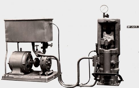 125 ton Vertical Shell Banding Press with Fraser Pump, O/No. 7811, c.1936