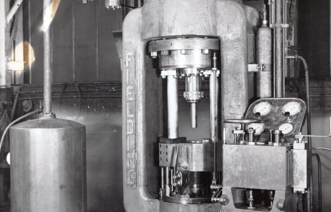 1000 ton Vertical 'Serck' type Extrusion Press, O/No. 5494, c.1946