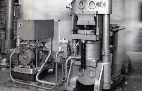 100 ton Single-Station Tile Press, O/No. 5521, c.1946