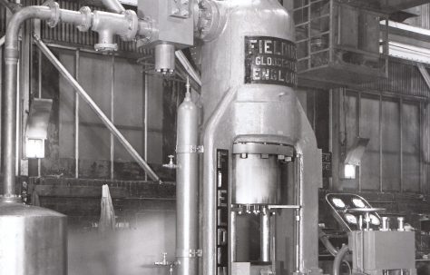 700 ton Vertical 'Serck' type Extrusion Press, O/No. 5610, c.1947