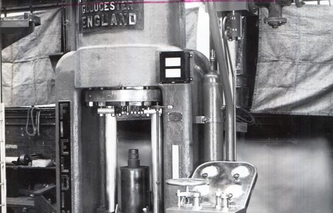 1000 ton Vertical 'Serck' type Extrusion Press, O/No. 5572, c.1946