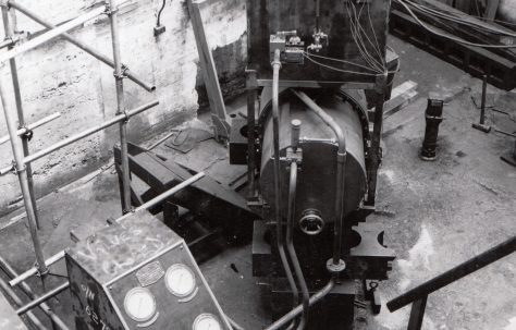 750 ton Downstroking Press, pump & control panel, O/No. 6279, c.1949