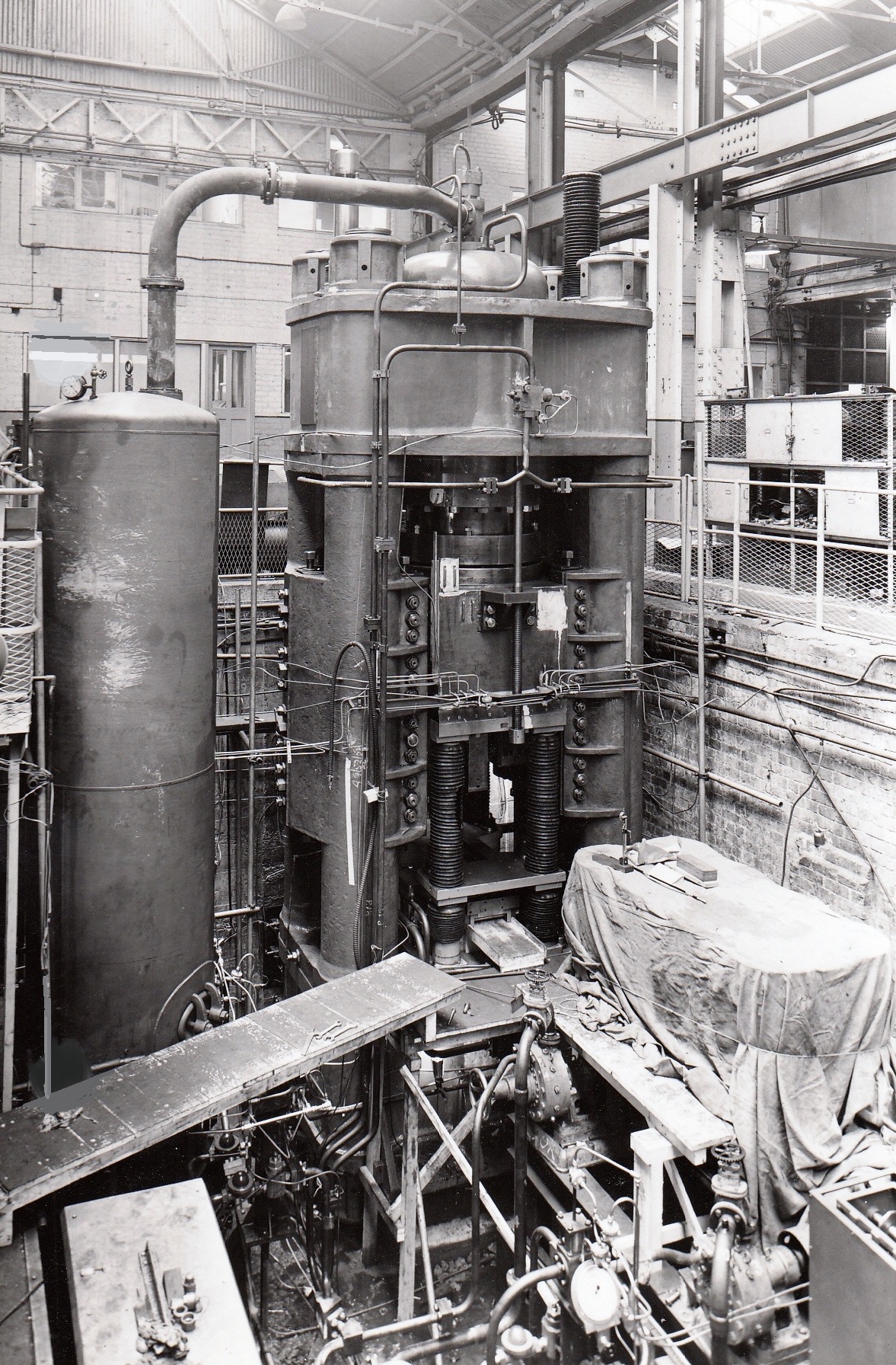 2500 ton Metal Powder Compaction Press, views under construction and on