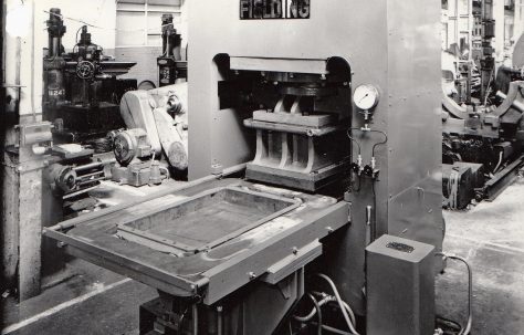 400 ton Single-Mould Slab Press, views taken under construction & on site, O/No. 59770, c.1959