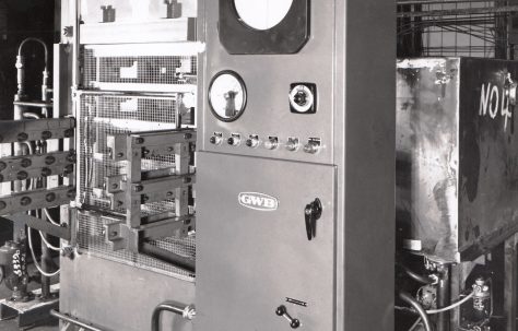 400 ton 4 - Daylight Platen Press, O/No. 63390, c.1963
