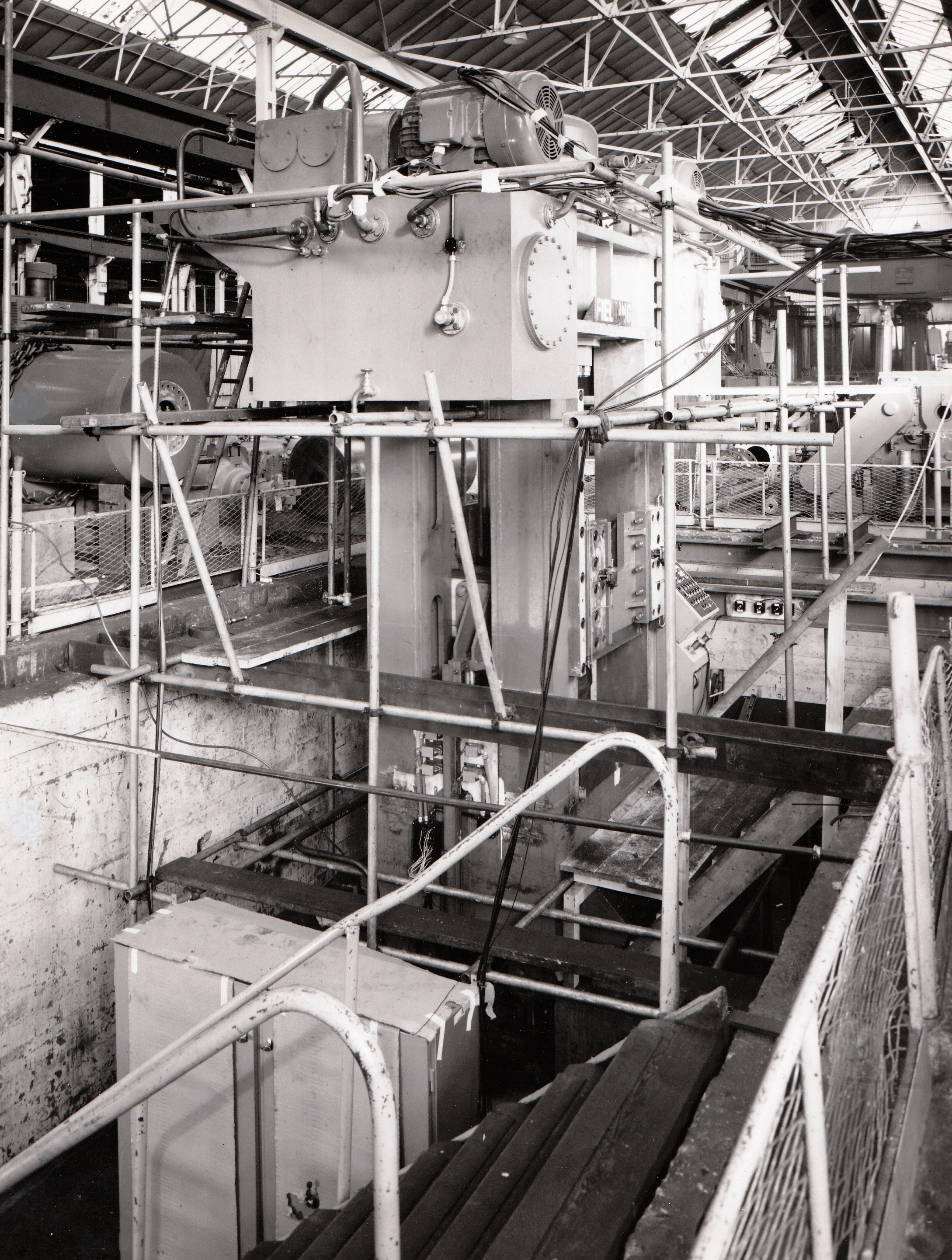 1000 ton Downstroking Wheel Contracting and Sizing Press under construction, O/No. 66210, c.1967