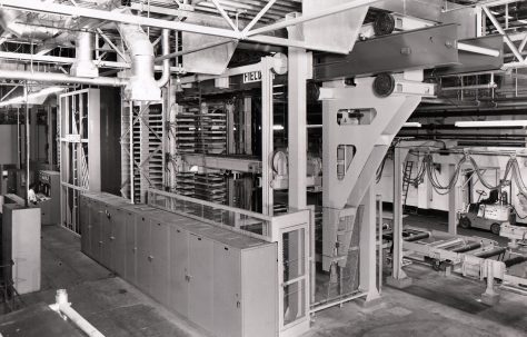 6150 ton Multi-Daylight Platen Press, views taken on site, O/No. 66320, c.1968