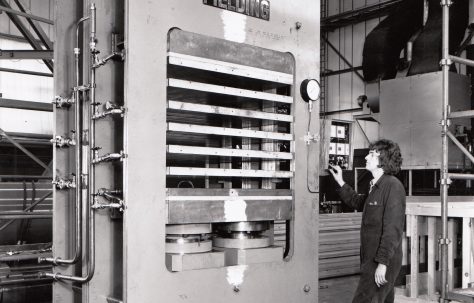1000 ton Multi-Daylight Platen Press, O/No. L79280, c.1971