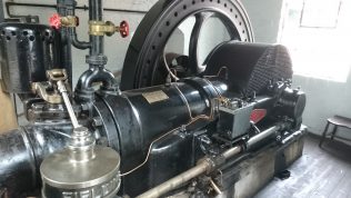 Fielding 60 BHP x 240 rpm engine Fielding 60 BHP x 240 rpm engine | Kindly supplied by John Davis