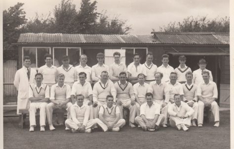 Cricket team photograph